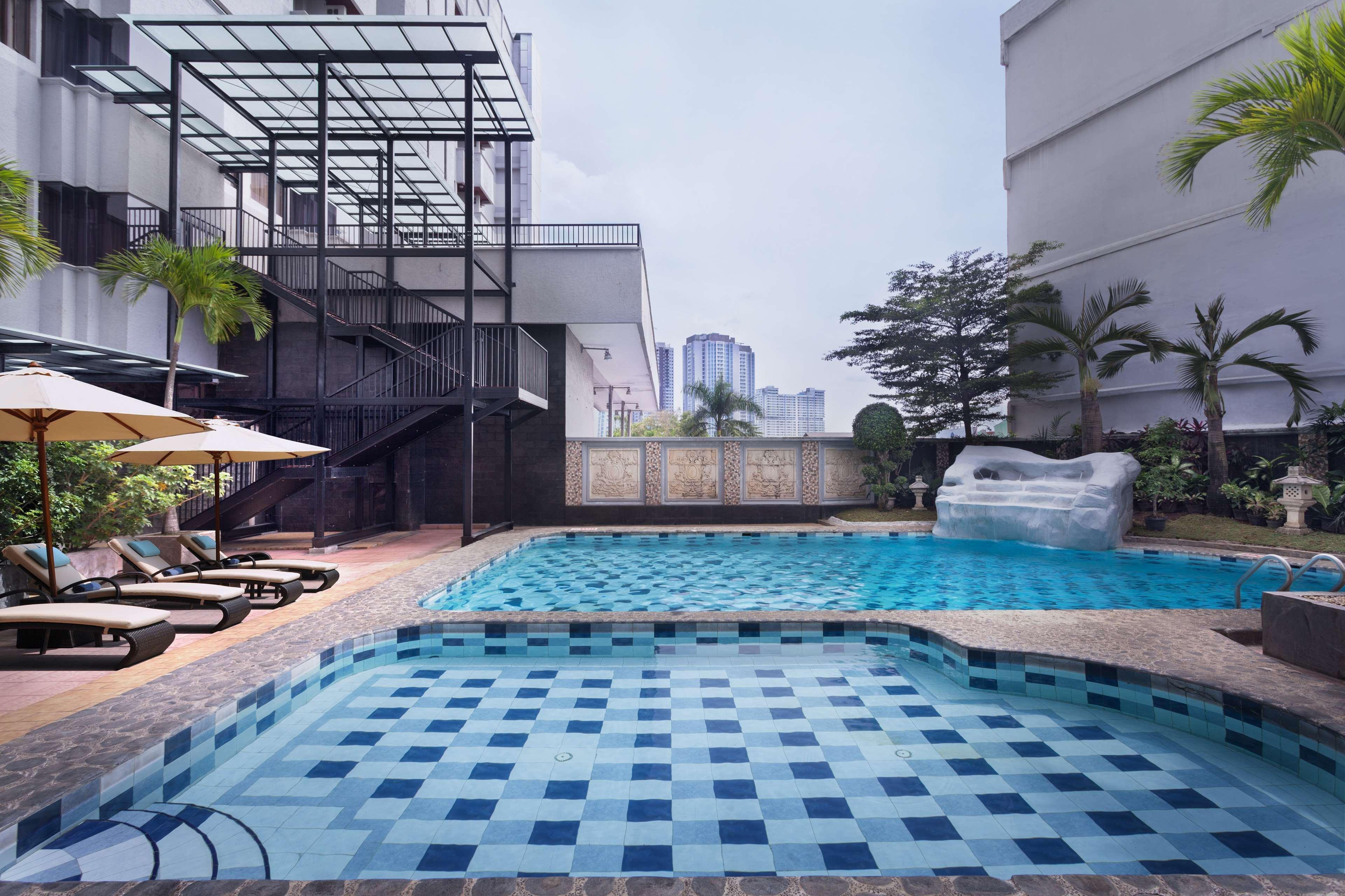 Aiho Hotel Medan Exterior photo