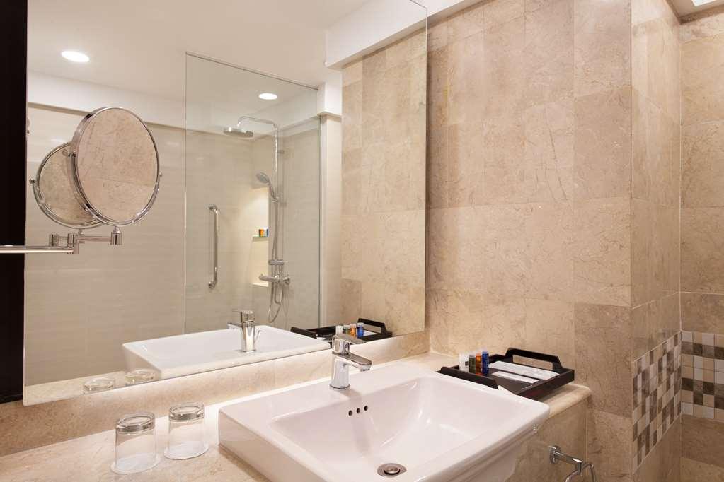 Aiho Hotel Medan Room photo