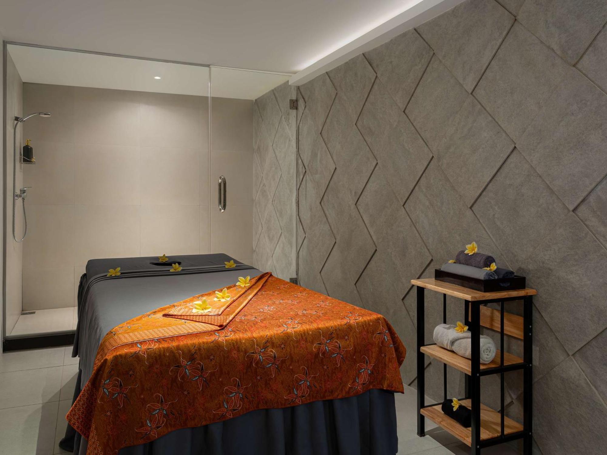 Aiho Hotel Medan Exterior photo